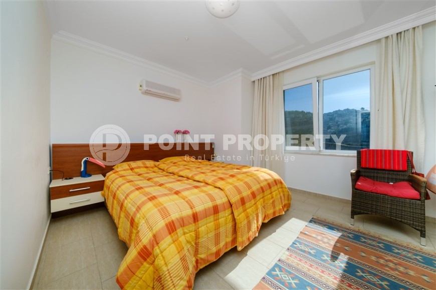 Просторная двухуровневая квартира с видом на море и горы, на 3-м этаже с мансардой, в комфортабельной резиденции, с бассейном и садом-id-6495-фото-7