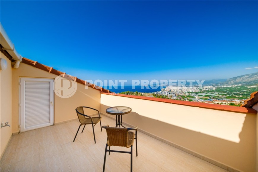 Просторная двухуровневая квартира с видом на море и горы, на 3-м этаже с мансардой, в комфортабельной резиденции, с бассейном и садом-id-6495-фото-18