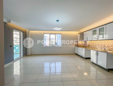 Apartment with fine finishing, on the 2nd floor in a residence built in 2017, 500 meters from the beach and promenade-id-6497-photo-2