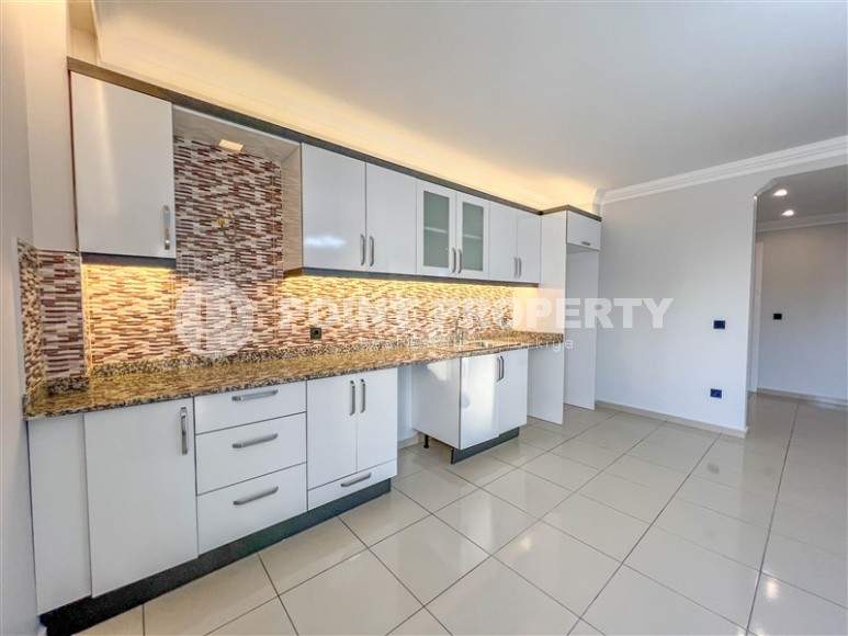 Квартира с чистовой отделкой, на 2-м этаже в резиденции 2017 года постройки, в 500 метрах от пляжа и набережной-id-6497-фото-3