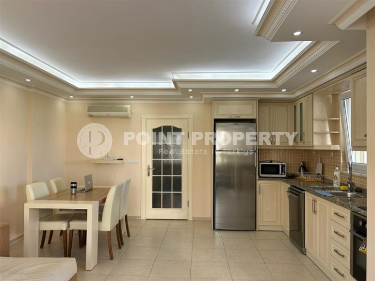 Просторная квартира с мебелью и бытовой техникой, в 50 метрах от моря, в современном районе Аланьи - Махмутлар-id-6501-фото-3