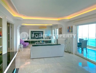 Панорамная двухуровневая квартира на первой линии от моря, в центре современного района Аланьи - Махмутлар-id-6510-фото-1