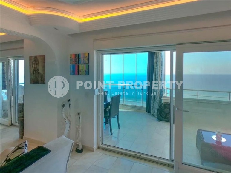 Панорамная двухуровневая квартира на первой линии от моря, в центре современного района Аланьи - Махмутлар-id-6510-фото-3