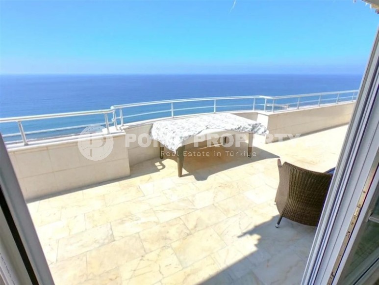 Panoramic two-level apartment on the first line from the sea, in the center of the modern area of Alanya - Mahmutlar-id-6510-photo-20