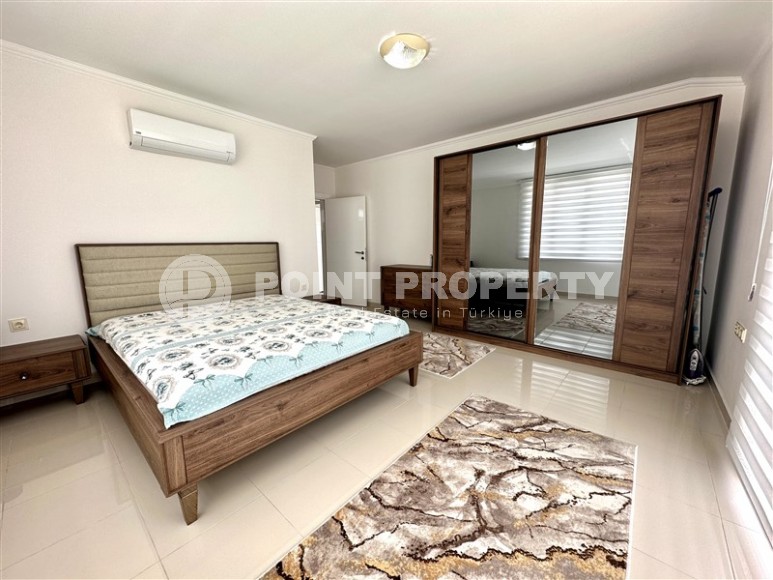 Большая двухуровневая квартира на 4-м этаже с мансардой, в жилом комплексе 2016 года постройки-id-6512-фото-4