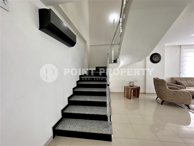 Большая двухуровневая квартира на 4-м этаже с мансардой, в жилом комплексе 2016 года постройки-id-6512-фото-9