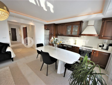 Large two bedroom apartment, 155m², on the first line in Mahmutlar, Alanya-id-1512-photo-3