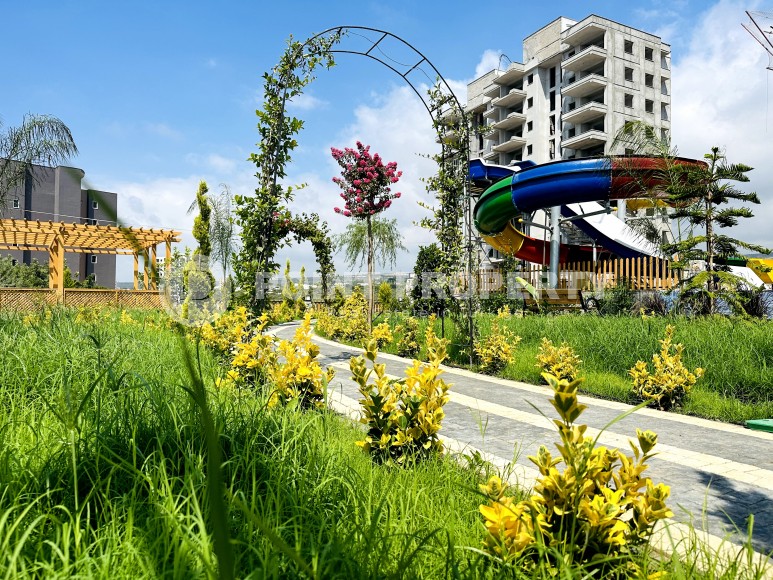 Апартаменты в жилом комплексе на этапе строительства, в популярном курортном и коммерческом районе Мерсина - Аяш-id-6517-фото-4