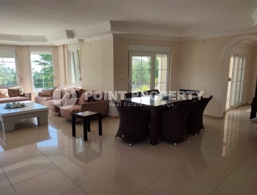 Двухэтажная вилла с бассейном и садом, в популярном курортном районе Аланьи - Инжекум-id-6520-фото-2