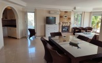 Two-storey villa with a swimming pool and a garden, in the popular resort area of Alanya - Incekum-id-6520-photo-5
