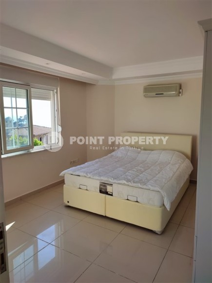 Two-storey villa with a swimming pool and a garden, in the popular resort area of Alanya - Incekum-id-6520-photo-8