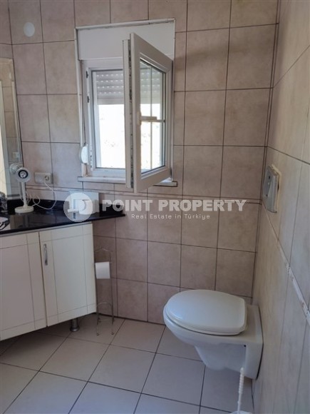 Two-storey villa with a swimming pool and a garden, in the popular resort area of Alanya - Incekum-id-6520-photo-18