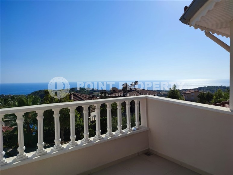 Two-storey villa with a swimming pool and a garden, in the popular resort area of Alanya - Incekum-id-6520-photo-21