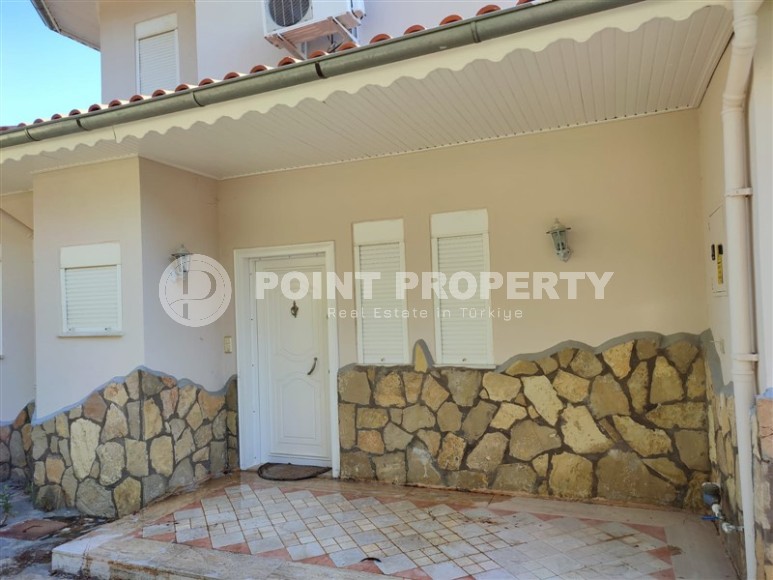 Two-storey villa with a swimming pool and a garden, in the popular resort area of Alanya - Incekum-id-6520-photo-23