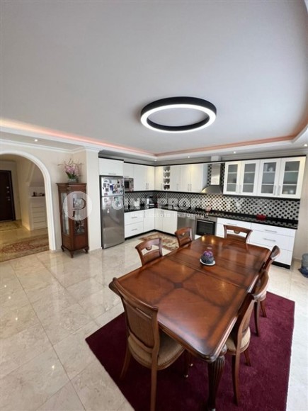 Панорамная двухуровневая квартира с видом на море и горы, в 100 метрах от роскошного пляжа Клеопатры-id-6521-фото-4