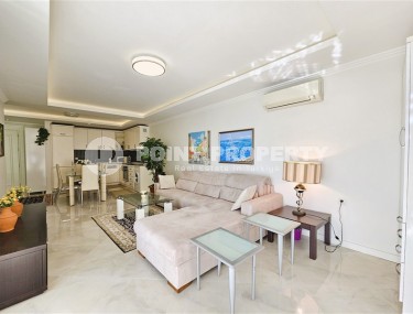 Comfortable, bright apartment on the first line from the sea, in the center of the Nizhnyaya Oba district-id-6523-photo-1