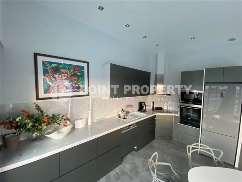 Large two-level apartment 3+1, with a total area of 180 m2, a short walk from Cleopatra Beach-id-6525-photo-2