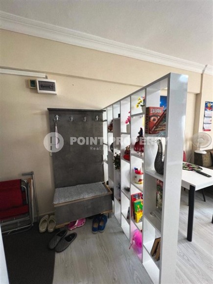 Small, ready-to-move-in 1+1 apartment 250 meters from the sea, in the center of Mahmutlar-id-6535-photo-3