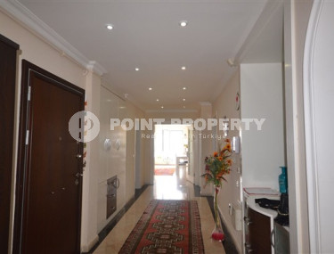 Four-room apartment, 125 m², with a separate kitchen in the center of Alanya, 50 meters from Cleopatra Beach-id-1515-photo-3