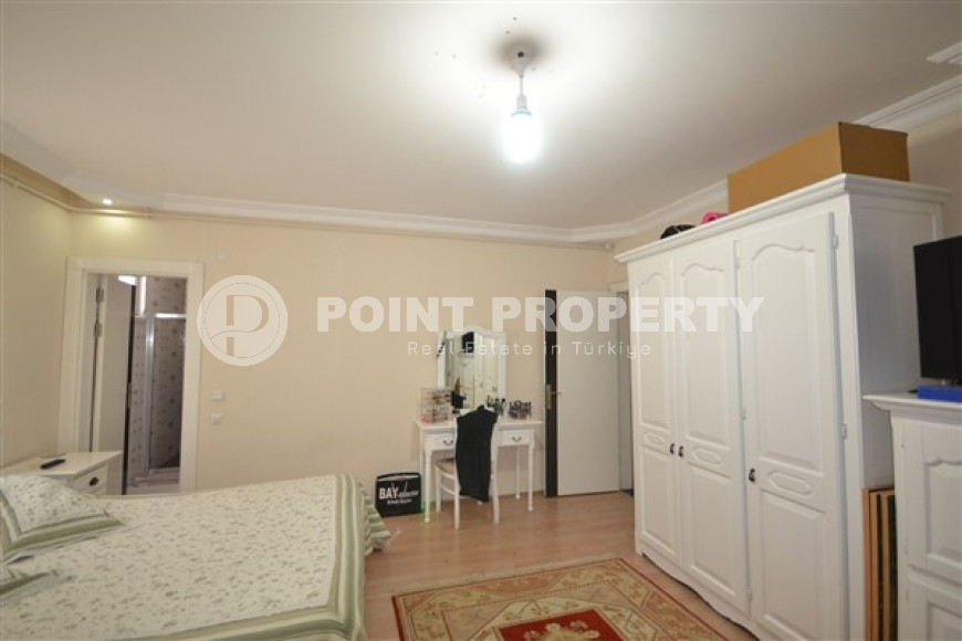 Four-room apartment, 125 m², with a separate kitchen in the center of Alanya, 50 meters from Cleopatra Beach-id-1515-photo-7