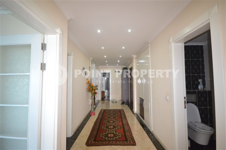 Four-room apartment, 125 m², with a separate kitchen in the center of Alanya, 50 meters from Cleopatra Beach-id-1515-photo-8