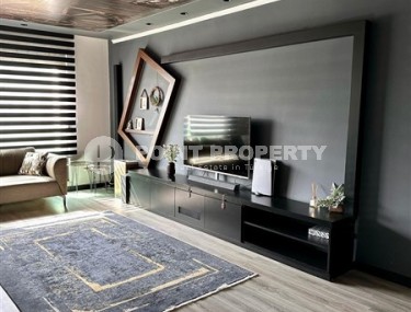 Stylish apartment with designer renovation 1200 meters from the sea, in a prestigious, quiet area of Alanya - Upper Oba-id-6540-photo-2