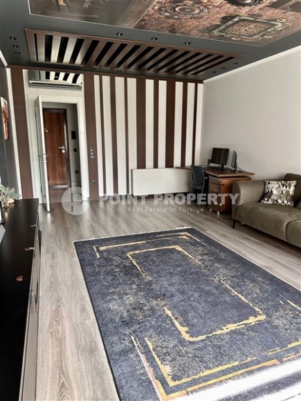 Stylish apartment with designer renovation 1200 meters from the sea, in a prestigious, quiet area of Alanya - Upper Oba-id-6540-photo-3