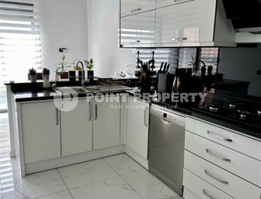 Stylish apartment with designer renovation 1200 meters from the sea, in a prestigious, quiet area of Alanya - Upper Oba-id-6540-photo-5