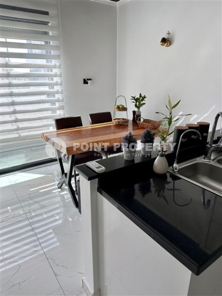 Stylish apartment with designer renovation 1200 meters from the sea, in a prestigious, quiet area of Alanya - Upper Oba-id-6540-photo-6