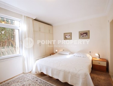 Благоустроенная квартира на 1-м этаже в жилом комплексе 2005 года постройки, с бассейном и садом-id-6549-фото-4