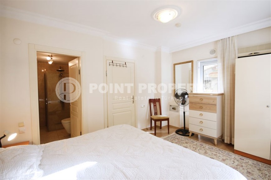 Благоустроенная квартира на 1-м этаже в жилом комплексе 2005 года постройки, с бассейном и садом-id-6549-фото-5