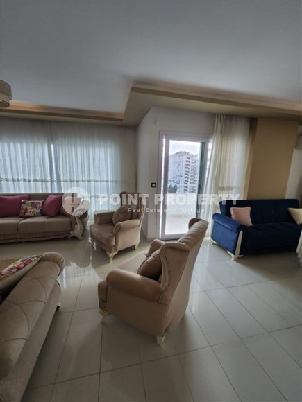 Благоустроенная квартира с мебелью и бытовой техникой, в 350 метрах от моря, в центре курортного района Мерсина - Арпачбахшиш-id-6552-фото-2