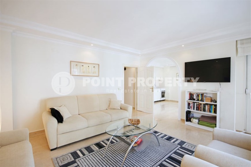 Bright, comfortable apartment 2+1, on the 2nd floor in a building built in 2008, in the center of Mahmutlar district-id-6553-photo-2