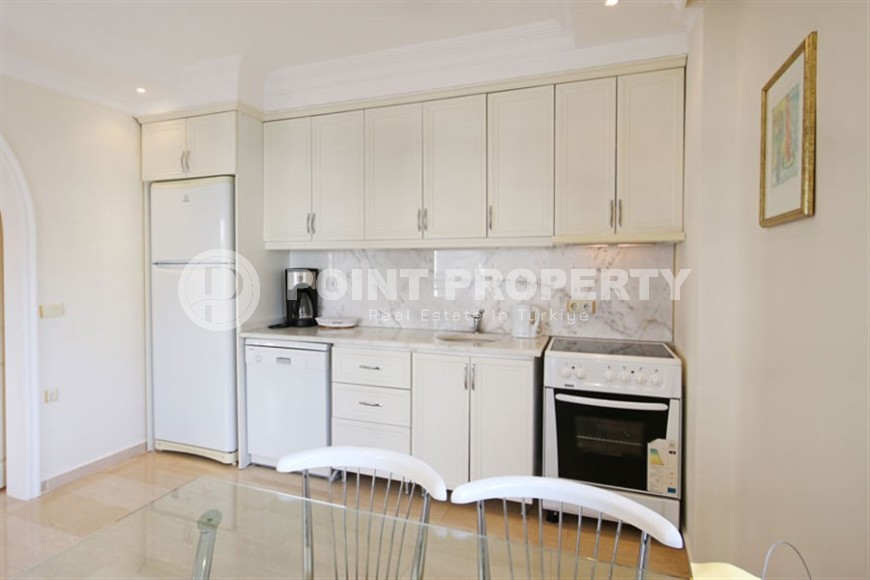 Bright, comfortable apartment 2+1, on the 2nd floor in a building built in 2008, in the center of Mahmutlar district-id-6553-photo-5