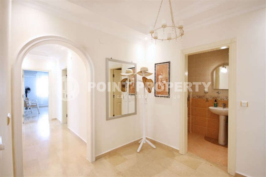 Bright, comfortable apartment 2+1, on the 2nd floor in a building built in 2008, in the center of Mahmutlar district-id-6553-photo-8