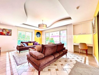 Светлая, просторная квартира 4+1, на площади 240 м2, в центре популярного Средиземноморского курорта - Аланья-id-6556-фото-2