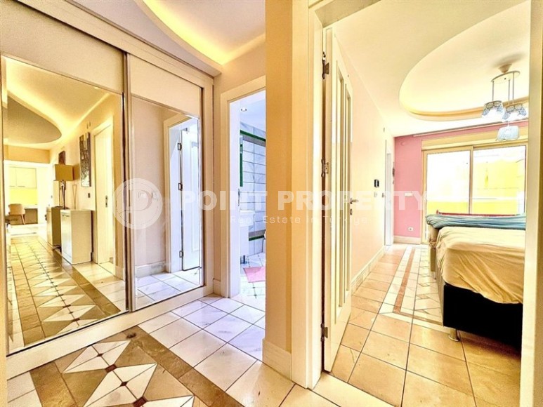 Светлая, просторная квартира 4+1, на площади 240 м2, в центре популярного Средиземноморского курорта - Аланья-id-6556-фото-12