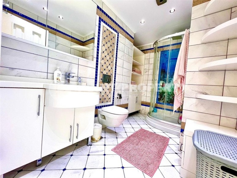 Светлая, просторная квартира 4+1, на площади 240 м2, в центре популярного Средиземноморского курорта - Аланья-id-6556-фото-14