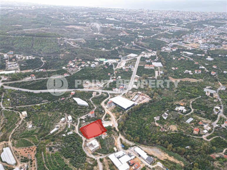 Spacious plot of 4100 m2, with a building permit, in a prestigious area of Alanya - Upper Oba-id-6559-photo-3