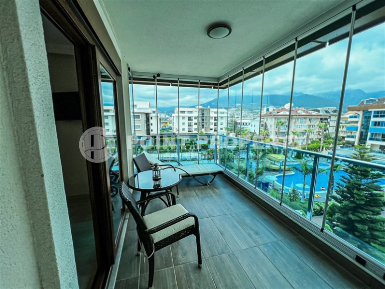 Стильная двухуровневая квартира с дизайнерским ремонтом, на 4-м этаже с мансардой, в 750 метрах от моря-id-6560-фото-14