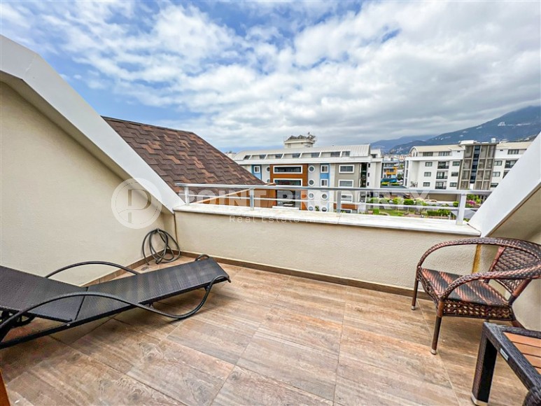 Стильная двухуровневая квартира с дизайнерским ремонтом, на 4-м этаже с мансардой, в 750 метрах от моря-id-6560-фото-16