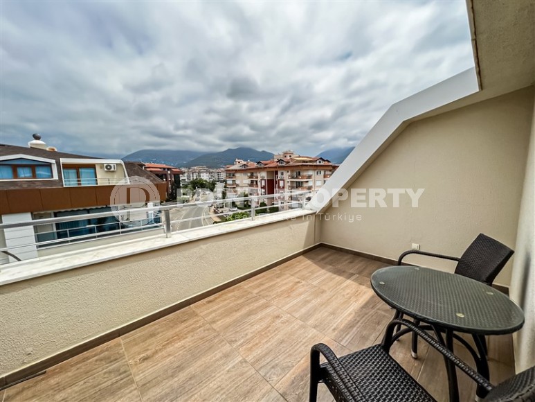 Стильная двухуровневая квартира с дизайнерским ремонтом, на 4-м этаже с мансардой, в 750 метрах от моря-id-6560-фото-17