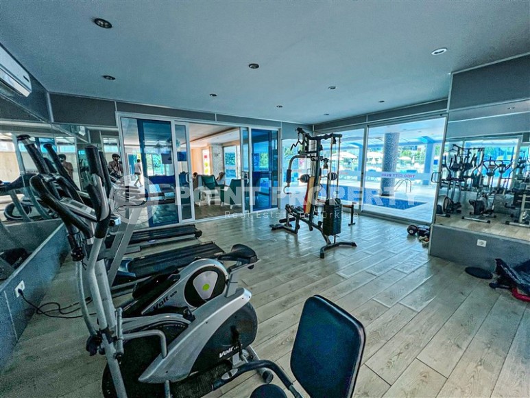 Стильная двухуровневая квартира с дизайнерским ремонтом, на 4-м этаже с мансардой, в 750 метрах от моря-id-6560-фото-18