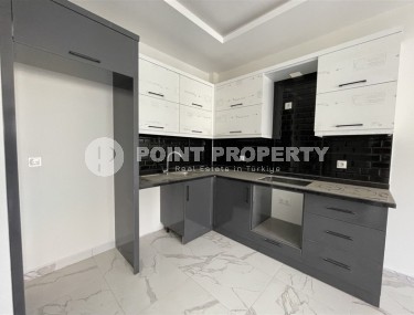 Компактная новая квартира с чистовой отделкой, на 3-м этаже в современном жилом комплексе, в 100 метрах от моря-id-6567-фото-3