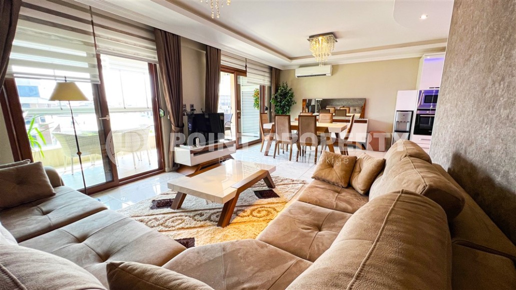 Stylish, modern apartment with comfortable high-quality furniture and the latest appliances, 850 meters from the sea, in the center of Oba district-id-6572-photo-1