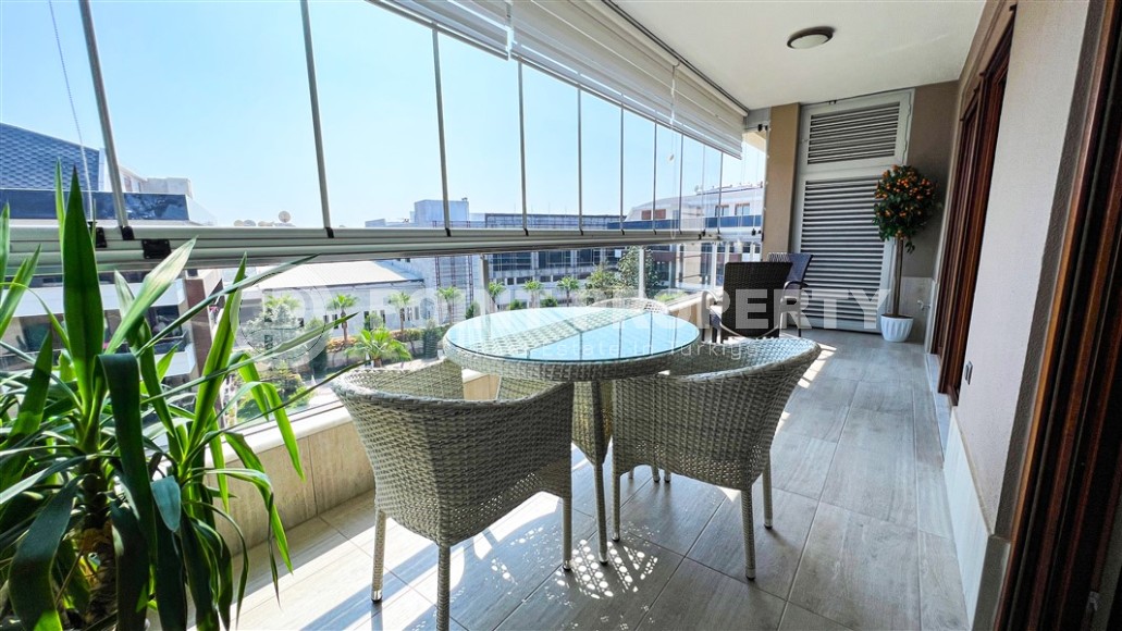 Stylish, modern apartment with comfortable high-quality furniture and the latest appliances, 850 meters from the sea, in the center of Oba district-id-6572-photo-11