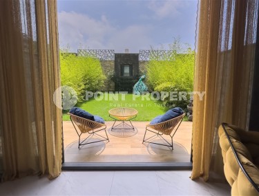 Стильный дуплекс с дизайнерским ремонтом, на первой линии от моря, в престижном районе Аланьи - Каргыджак-id-6583-фото-4