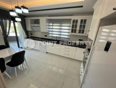 Three bedroom apartment, 151m², with mountain views in the center of Alanya, 800m from the sea-id-1519-photo-3