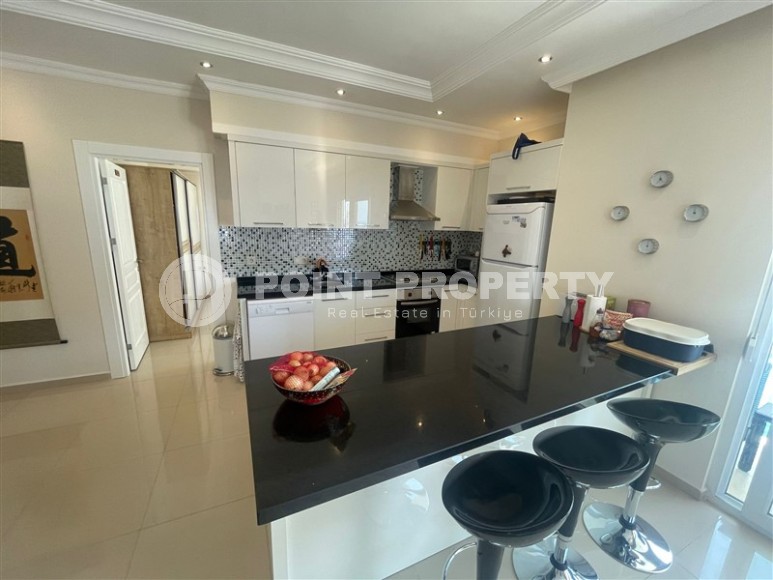 Панорамная квартира с видом на море, на 4-м этаже с мансардой, в центре престижного района Аланьи - Кестель-id-6602-фото-4