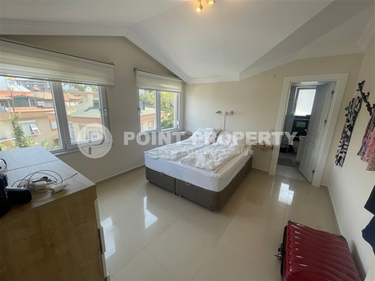 Панорамная квартира с видом на море, на 4-м этаже с мансардой, в центре престижного района Аланьи - Кестель-id-6602-фото-9